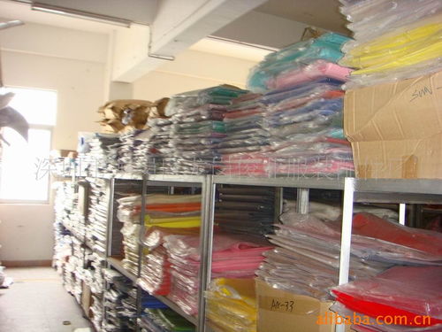 龍崗俊業(yè)服裝配件廠 專業(yè)服裝出租服務(wù)，助力您的多元需求